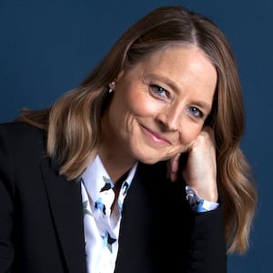 210202-stern-jodie-foster-tease_dwiazv