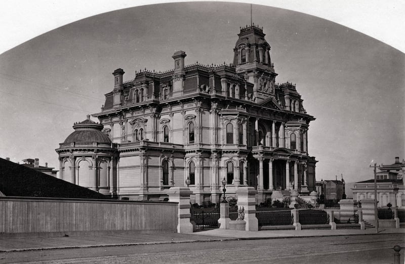 articles/2016/04/04/the-brief-glory-days-of-san-francisco-s-robber-baron-palaces/160402-oconnor-rober-barons-mansions-embed1_izfdss