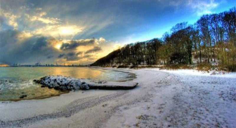 galleries/2012/12/16/winter-getaways-5-best-beaches-for-christmas/Aakrogen_Beach_Denmark_lndztt