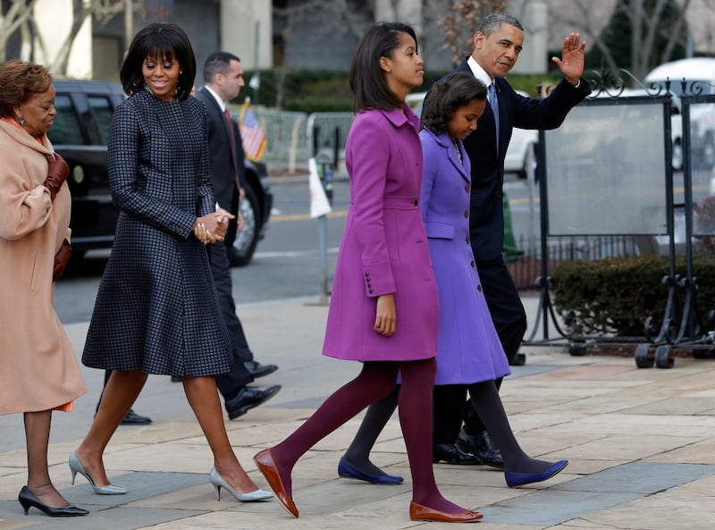 galleries/2013/01/21/president-obama-s-second-inauguration-photos/130121-obama-family-entering-church_v5nbyb