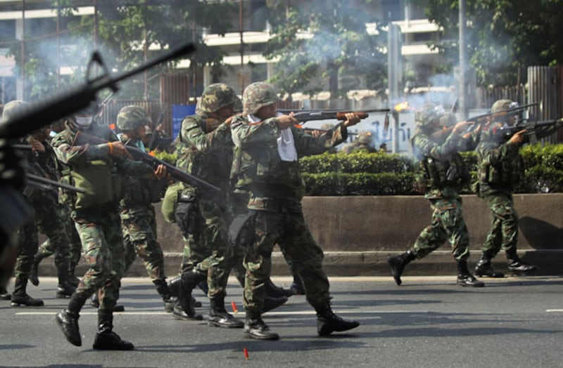 galleries/2010/05/14/thailand-protests/thailand-protests-7_alz30x