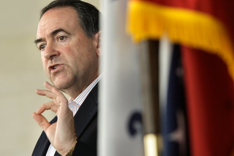 articles/2012/01/16/mike-huckabee-missed-his-moment-in-bowing-out-of-the-2012-race/huckabees-missed-moment-medved_fmhlrv