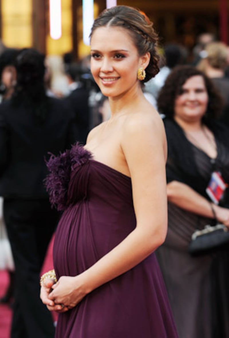 galleries/2009/09/21/red-carpet-baby-bumps/red-carpet-bump---alba_yt6gmv