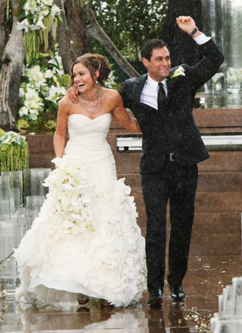 galleries/2011/08/20/celebrity-weddings-on-tv-kim-kardashian-kris-humphries-jessica-simpson-nick-lachey-more-photos/molly-jason-tv-wedding_ytheqo