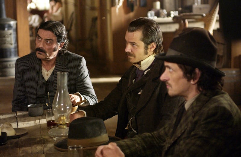 deadwood-cast_g5x7vg