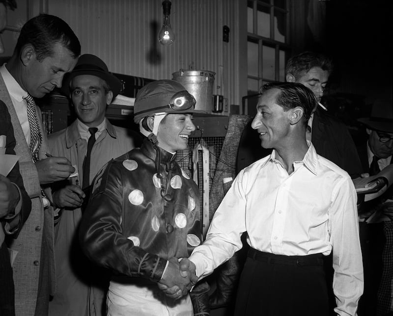 galleries/2011/05/04/classic-kentucky-derby/classic-kentucky-derby---eddie-arcaro-and-bill-hartack_trjzf7