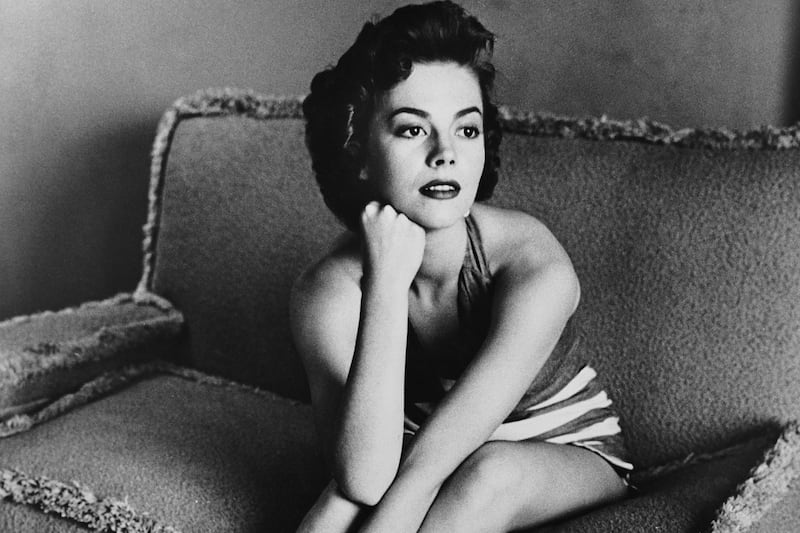 articles/2013/01/14/natalie-wood-findings-was-the-actress-bruised-before-she-drowned/130114-natalie-wood-pelisek_wvdvvr