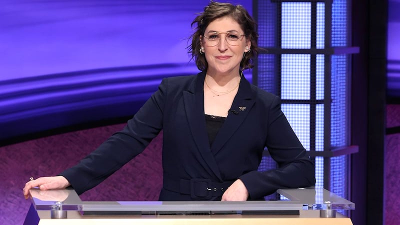 mayim-bialik-1636433710822_rbw8sv