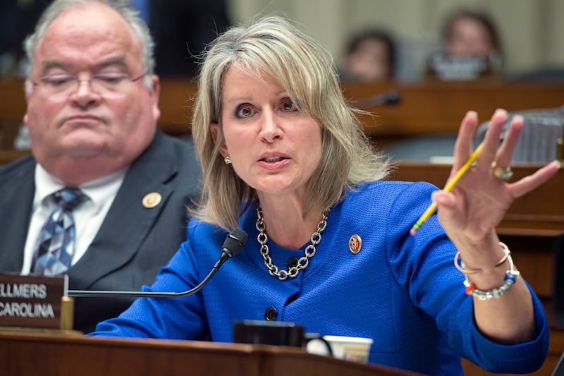 articles/2014/05/08/this-southern-republican-backed-immigration-reform-and-lived-to-tell-about-it/140507-renee-ellmers-murphy-tease_sb5thw