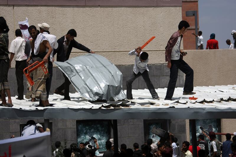 galleries/2012/09/13/middle-east-protests-after-anti-muslim-film-photos/film-violence-8_caoavm