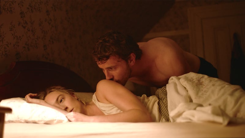 Paul Mescal and Saoirse Ronan in Foe.