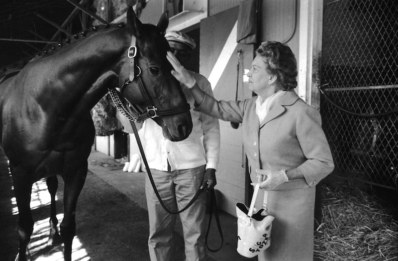 galleries/2011/05/04/classic-kentucky-derby/classic-kentucky-derby---elizabeth-arden_yfoqaa