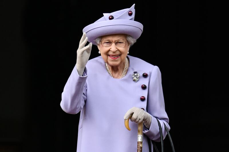 220628-queen-elizabeth-embed_bzgvaq