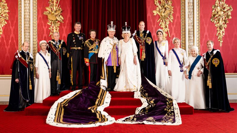 050923-royalfamily-hero_xdf3pk