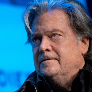 211019-steve-bannon-hero_sqtxni