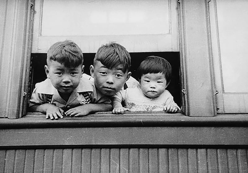 articles/2016/04/10/canada-hounded-japanese-even-after-wwii/160409-kutsukake-canada-japan-internment-embed3_n7pyuj