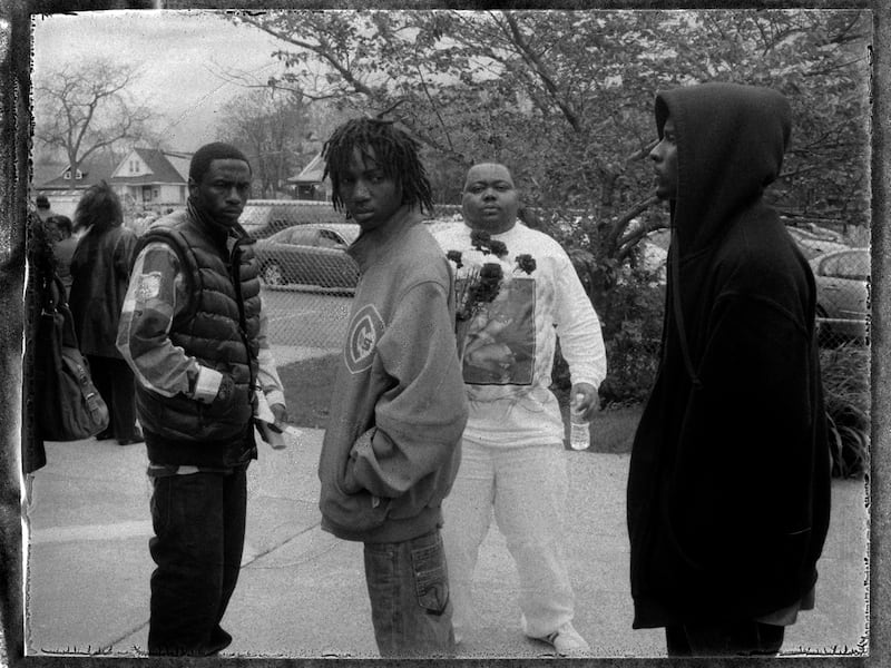 galleries/2012/04/18/gang-violence-and-crime-in-chicago-photographs-by-jon-lowenstein/chicago-south-side-jon-lowenstein-02_yrsf4b