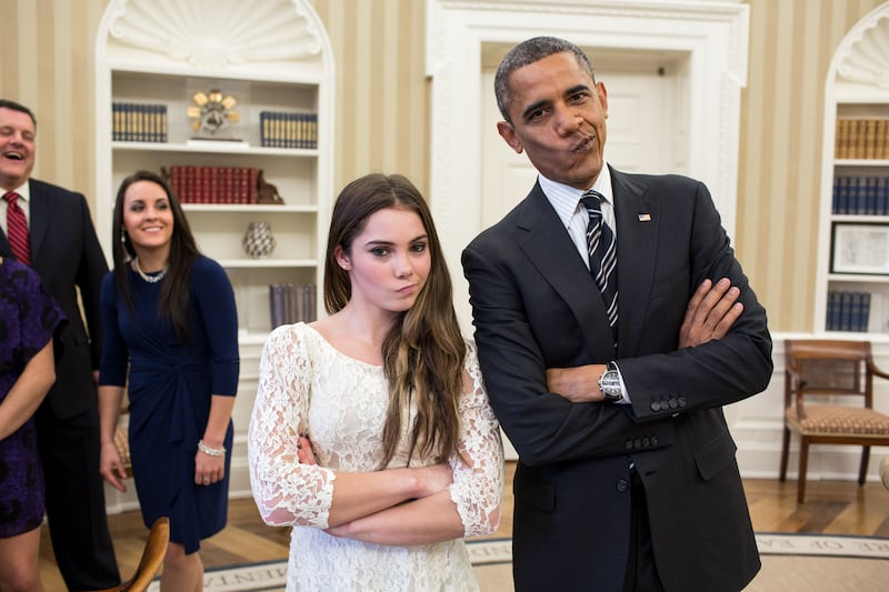 galleries/2012/11/19/8-viral-obama-photos/viral-obama-photos-mckayla-maroney_ud2wev