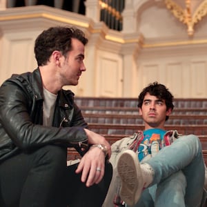 190504-jonas-brothers-embed_hqc9tv