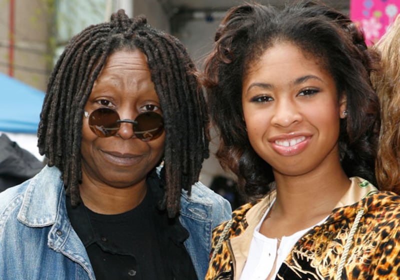 galleries/2010/02/27/youngest-celebrity-grandparents/youngest-celebrity-grandparents---whoopi-goldberg_ygkfq5