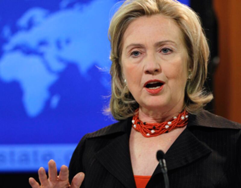 articles/2011/04/16/hillary-clintons-cluster-bomb-hypocrisy/beehner-cluster-bombs_173929_bgzvk3