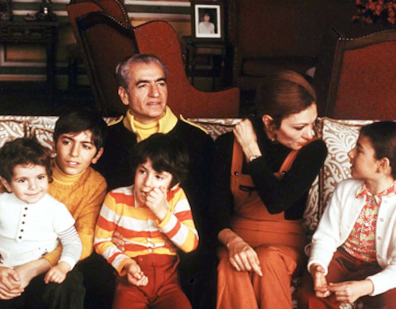 articles/2011/01/05/prince-ali-reza-pahlavi-suicide-tragic-end-to-irans-dynasty/shah-of-iran-gallery-launch_urkrzo