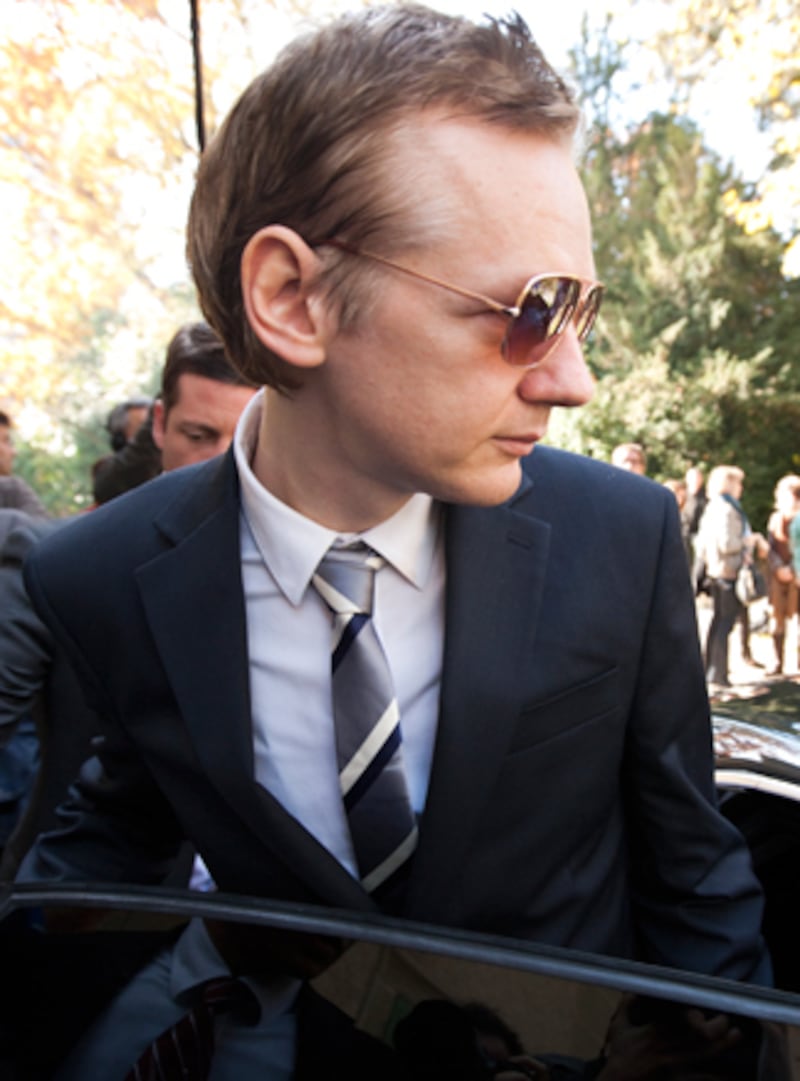 galleries/2010/12/13/julian-assange-s-hair-a-brief-history/julian-assange-hair-5_jgz1ed