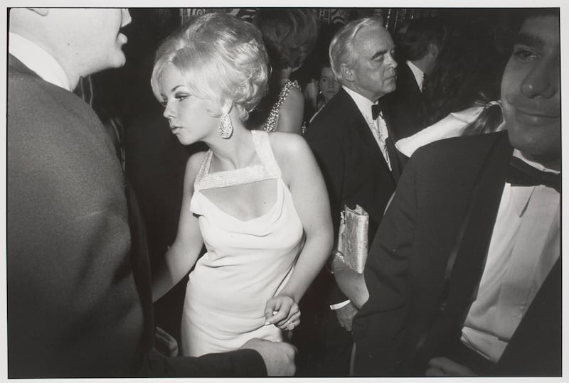 galleries/2013/08/10/garry-winogrands-women-are-beautiful-photos/winogrand-women-5_vqgfoc