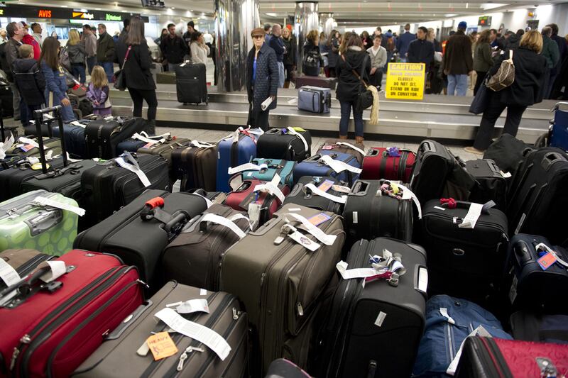 galleries/2011/11/15/worst-airports-in-america-photos/worst-airports-new-york-laguardia-lga_moqvrg