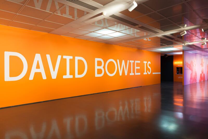 galleries/2014/09/23/david-bowie-is-explores-the-career-of-the-musical-legend-photos/140922-david-bowie13_xdjclr