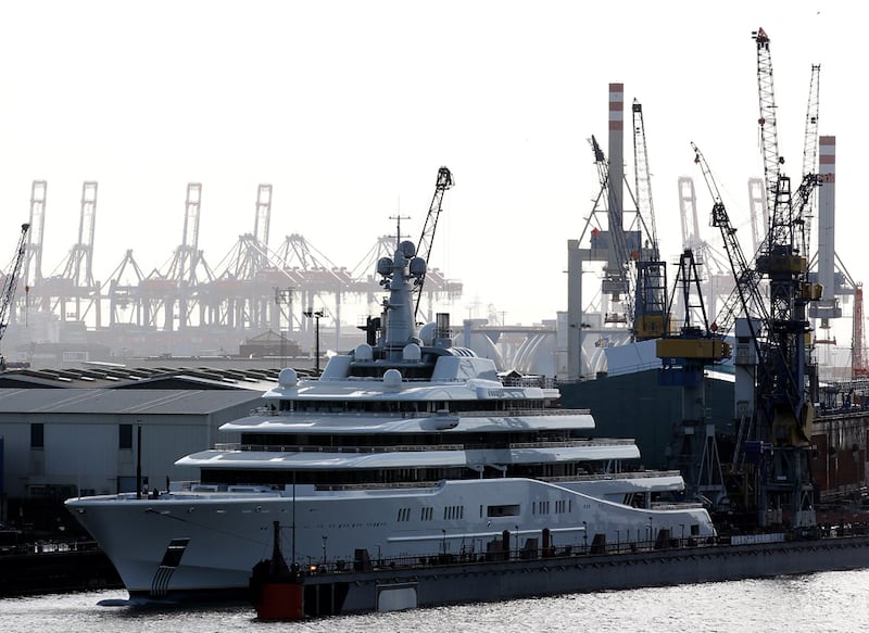 galleries/2010/08/12/world-s-20-biggest-yachts/largest-yachts---eclipse_cnf0tt