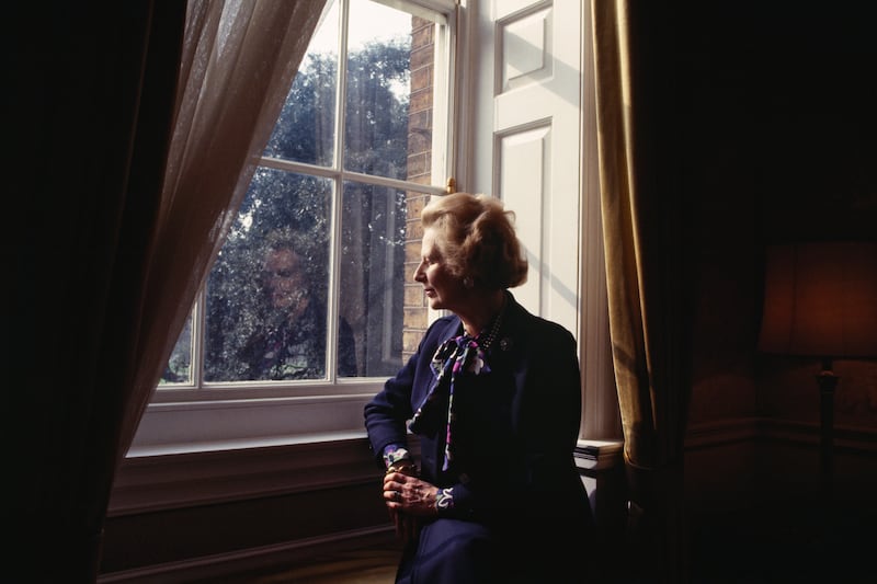 galleries/2013/04/08/a-look-at-the-life-of-the-iron-lady-photos/margaret-thatcher-obituary-window_txr2tk