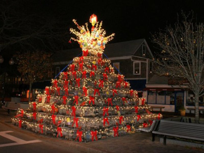 articles/2013/12/21/new-england-s-crazy-christmas-tree-tradition/lobster-trap-christmas-tree-provincetown_hv983v