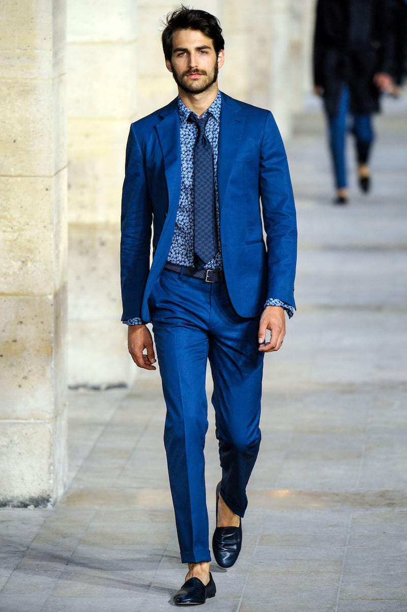 galleries/2014/05/02/saddle-up-johnny-weir-does-the-kentucky-derby-photos/140429-weir-kentucky-derby-fashion-hermessuit_elyooo