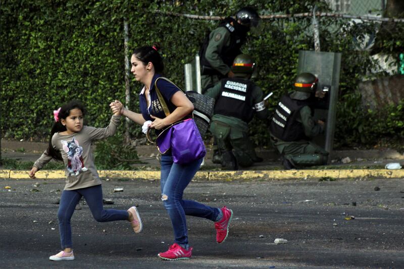 galleries/2017/04/20/venezuela-s-mother-of-all-marches-tens-of-thousands-protest-president/170510-venezuela-re-top-gal-02_enp9hl