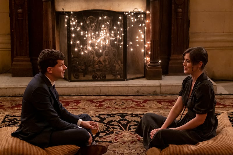 A photo of Jesse Eisenberg and Lizzy Caplan in FX’s Fleishman Is In Trouble.