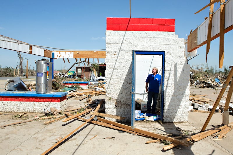 galleries/2014/04/29/the-path-of-destruction-tornadoes-left-in-the-south-photos/140429-tornado-9_mteuvn