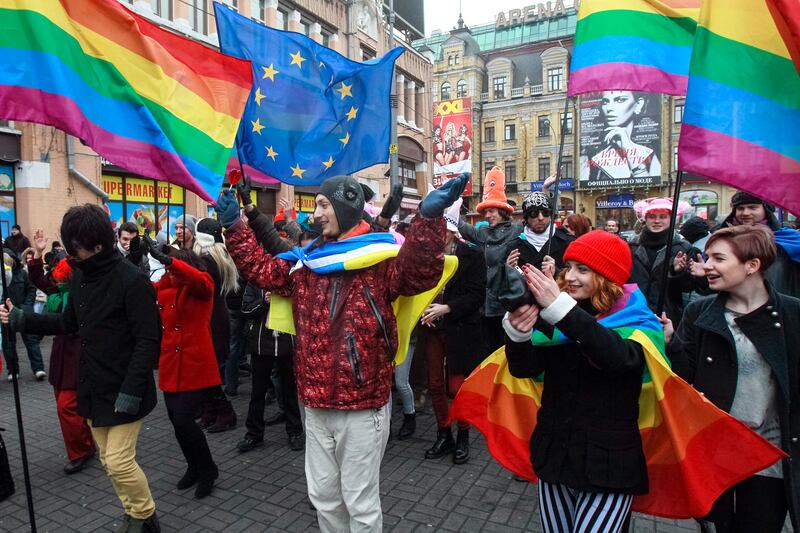 articles/2014/04/01/the-closeted-revolution-kiev-s-gays-keep-quiet-to-deny-putin-a-propaganda-win/140331-ukraine-gays-kirchick-tease_ytvszs