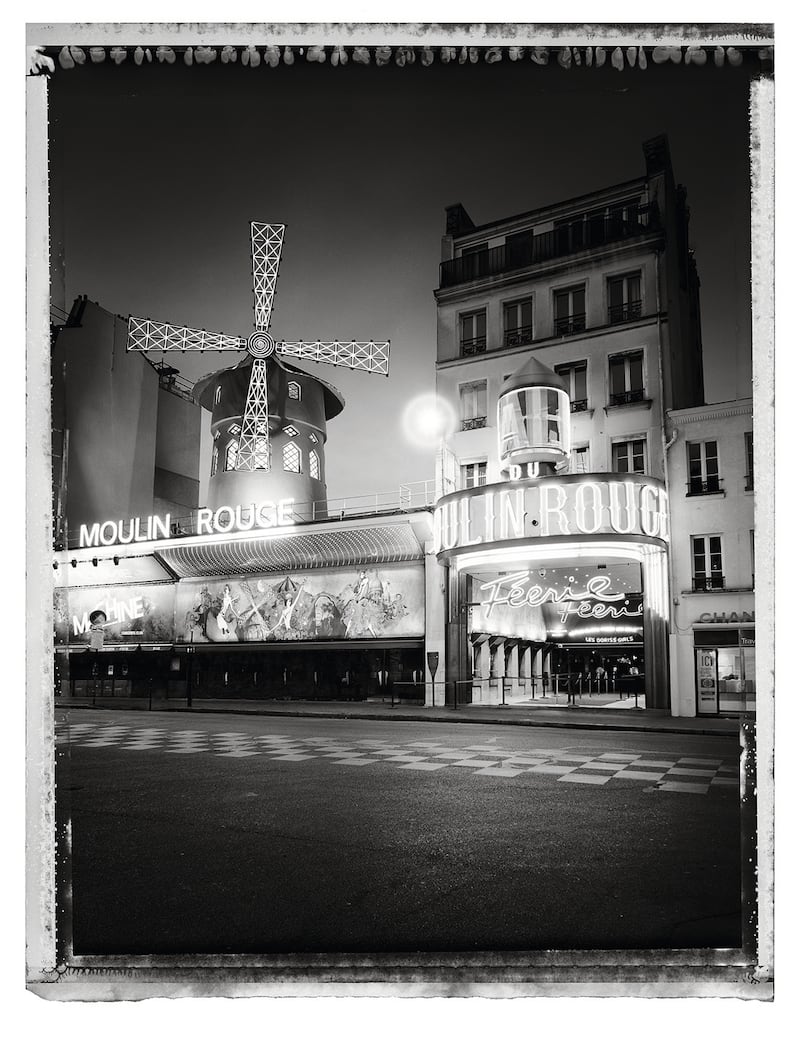 galleries/2014/11/28/paris-city-of-light-in-black-and-white-photos/141119-paris-city-lights-10_rcefbh