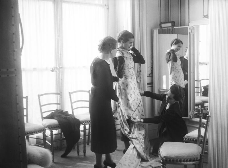 galleries/2013/04/17/the-house-of-schiaparelli-through-the-years-photos/gal-schiaparelli-06_bfwhfg