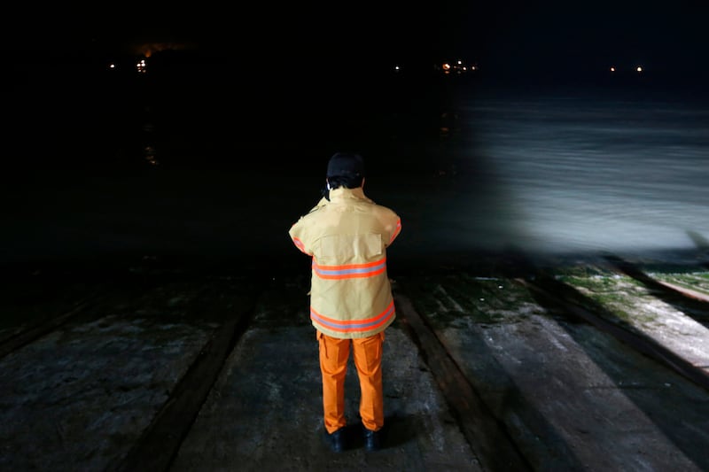 galleries/2014/04/16/south-korean-shipwreck-the-search-for-survivors/140416-south-korea-ferry0A_n9ozi3