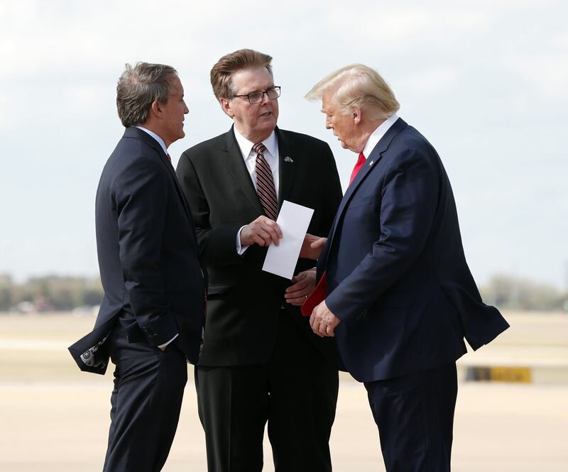 2019-11-20T220010Z_1746486612_MT1USATODAY13690653_RTRMADP_3_NOV-20-2019-AUSTIN-TX-USA-DONALD-TRUMP-GREETS-LT_te6n6k