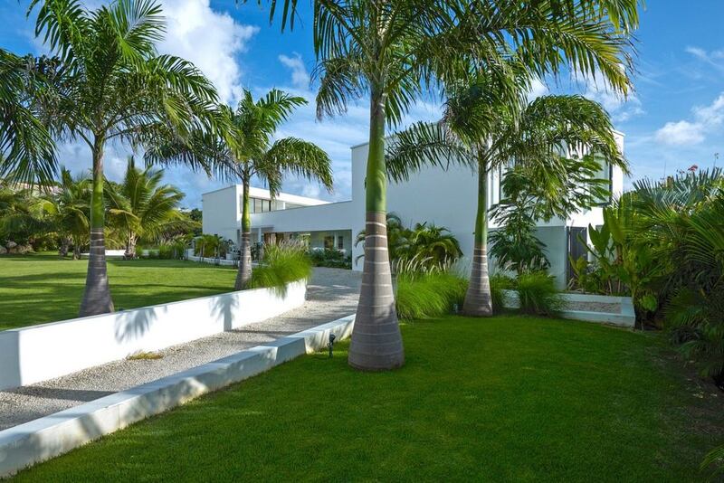 191227-mcnearney-omg-i-want-to-rent-this-house-barbados-01_abm9pn