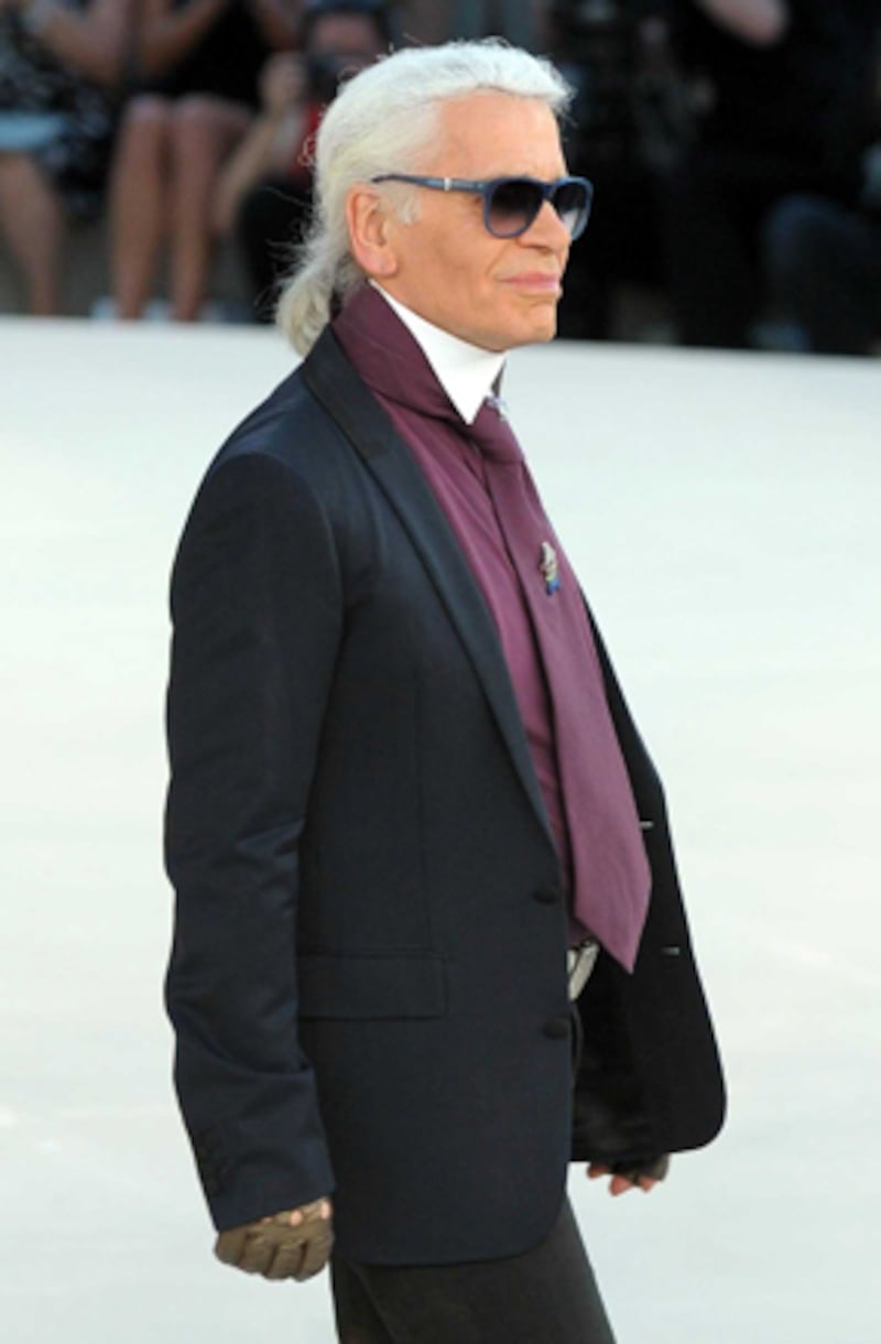 galleries/2011/03/08/iconic-male-ponytails/men-with-ponytails---lagerfeld_hn3qzo