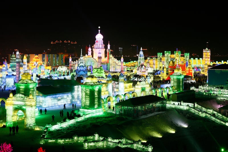 galleries/2013/12/17/coolest-places-made-out-of-ice/131120-ice-vacations-harbin_ggmqhu