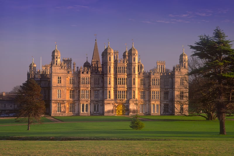 galleries/2013/01/27/the-other-downton-abbeys-nine-illustrious-houses-in-fiction-photos/dowton-abbey-houses-PrideandPrejudice_pkaugz