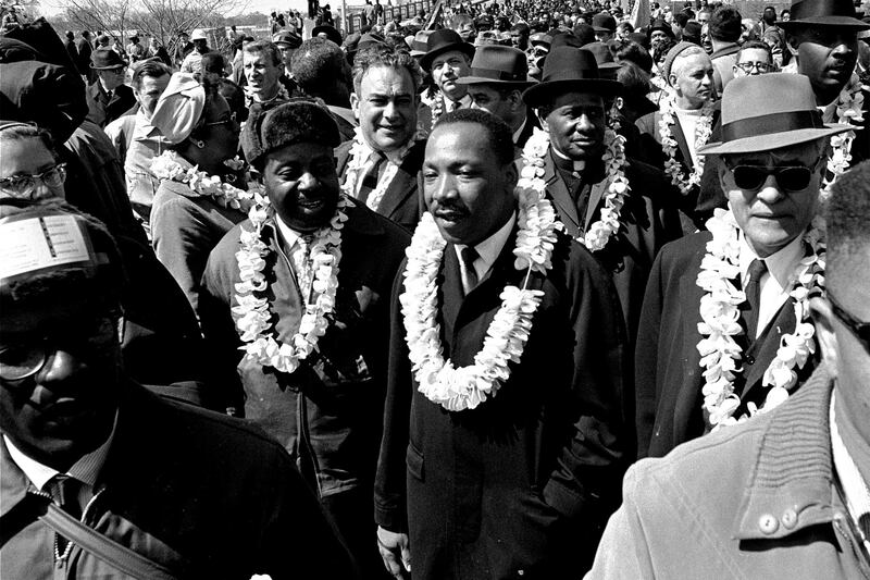 articles/2015/03/06/why-mlk-wore-a-hawaiian-lei-at-selma/150305-mak-leis-history-tease_dfev4w