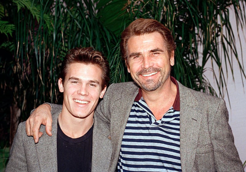 galleries/2010/02/27/youngest-celebrity-grandparents/youngest-celebrity-grandparents---james-brolin_vetrxj