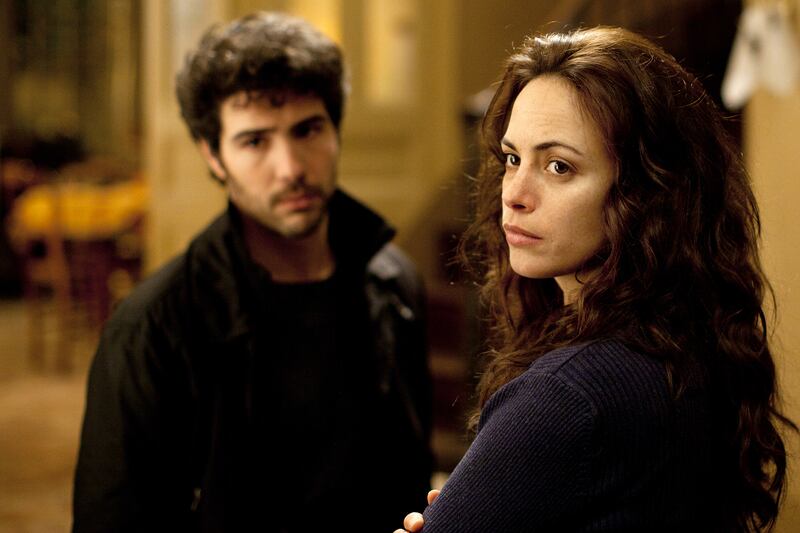 articles/2013/12/26/the-new-auteur-of-iran-asghar-farhadi-reinvents-domestic-drama-with-the-past/131224-so-iran-tease_gxy2zp