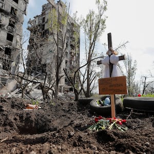 2022-05-03T204648Z_399820391_RC2NZT9J3GHP_RTRMADP_3_UKRAINE-CRISIS-MARIUPOL_nwxbvn